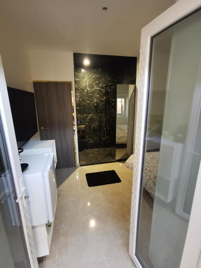 Lyon Superbe Jacuzzi Vue Sur Jardin Villeurbanne Exterior foto