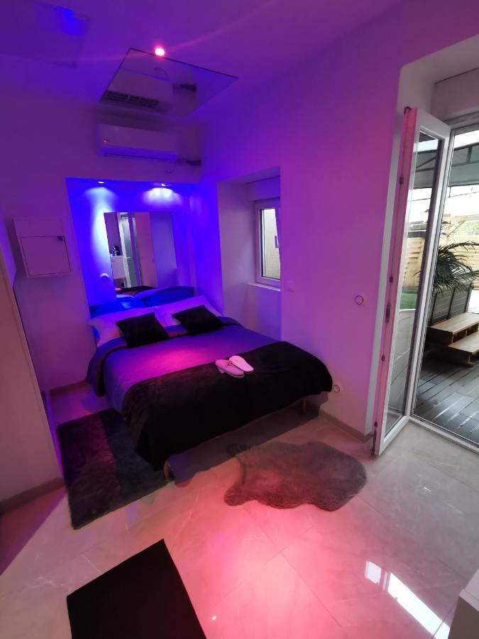 Lyon Superbe Jacuzzi Vue Sur Jardin Villeurbanne Exterior foto